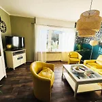 Wiesenzauber - Ruhige Lage Am Stadtrand Von Leer & Naehe Papenburg Rhauderfehn