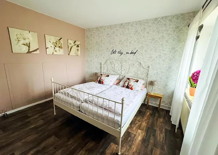 Wiesenzauber - Ruhige Lage Am Stadtrand Von Leer & Naehe Papenburg